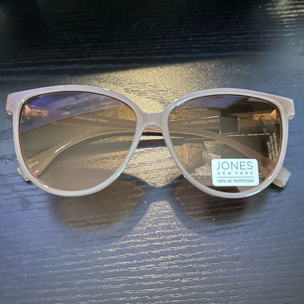 Jones New York Mauve / Pink Sunglasses with Brown Lenses